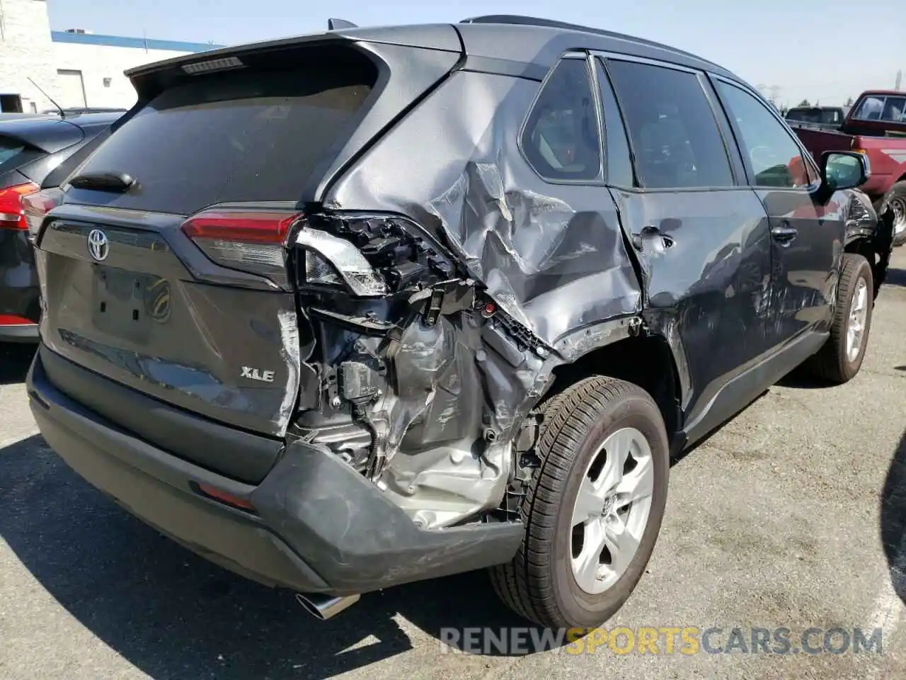 4 Photograph of a damaged car 2T3W1RFV7KW033848 TOYOTA RAV4 2019