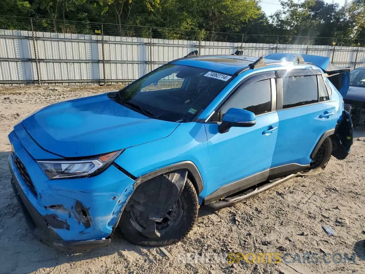 1 Photograph of a damaged car 2T3W1RFV7KW035258 TOYOTA RAV4 2019