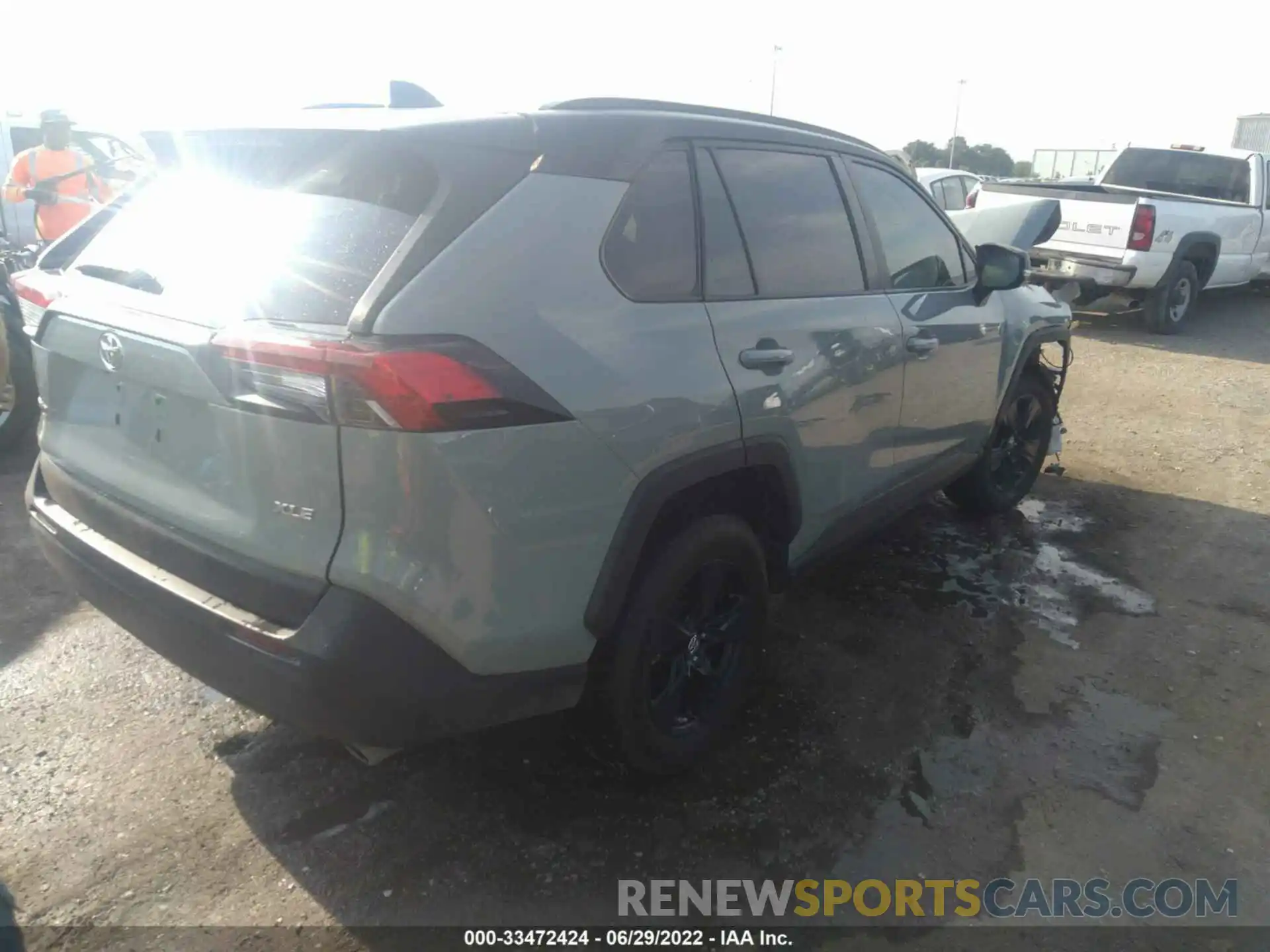 4 Photograph of a damaged car 2T3W1RFV7KW042226 TOYOTA RAV4 2019