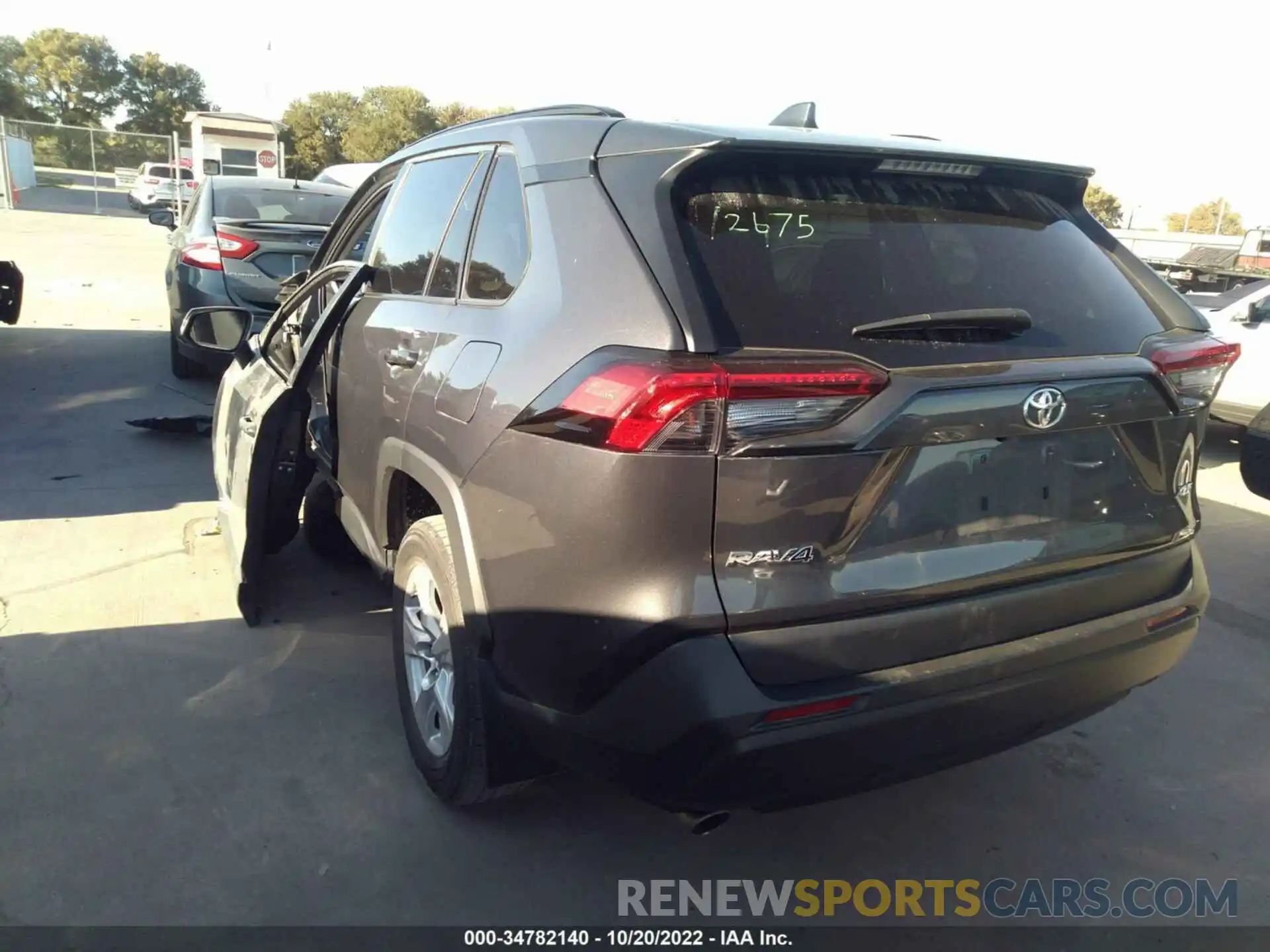 3 Photograph of a damaged car 2T3W1RFV7KW050939 TOYOTA RAV4 2019