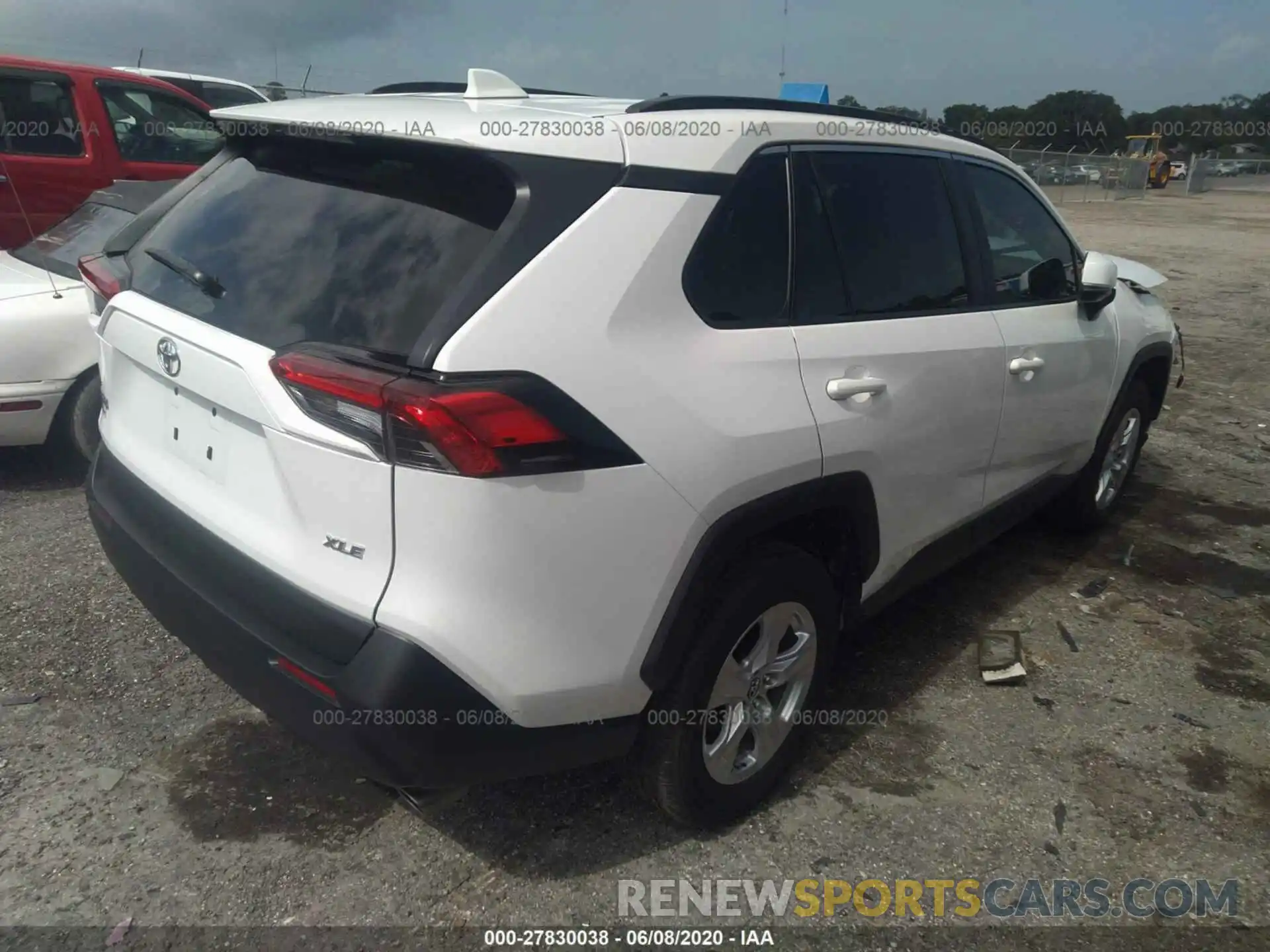 4 Photograph of a damaged car 2T3W1RFV7KW053405 TOYOTA RAV4 2019