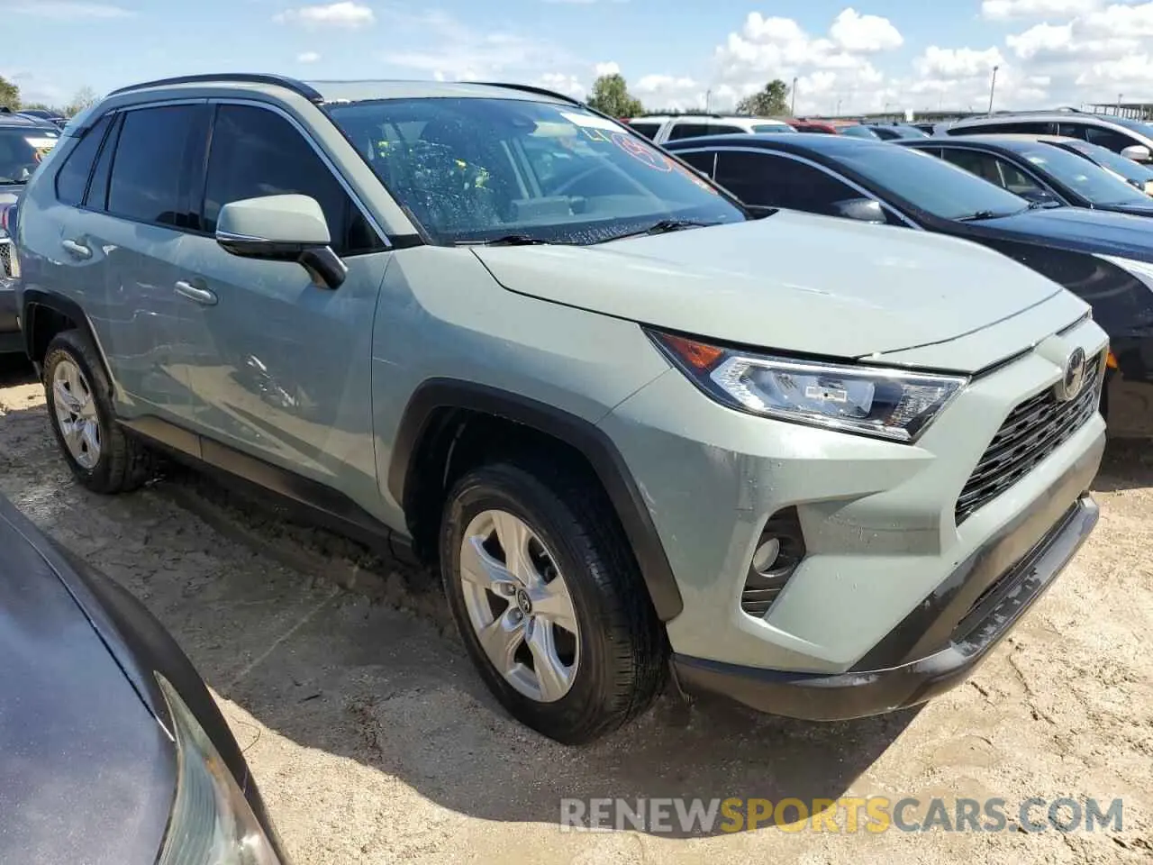 4 Photograph of a damaged car 2T3W1RFV7KW053999 TOYOTA RAV4 2019
