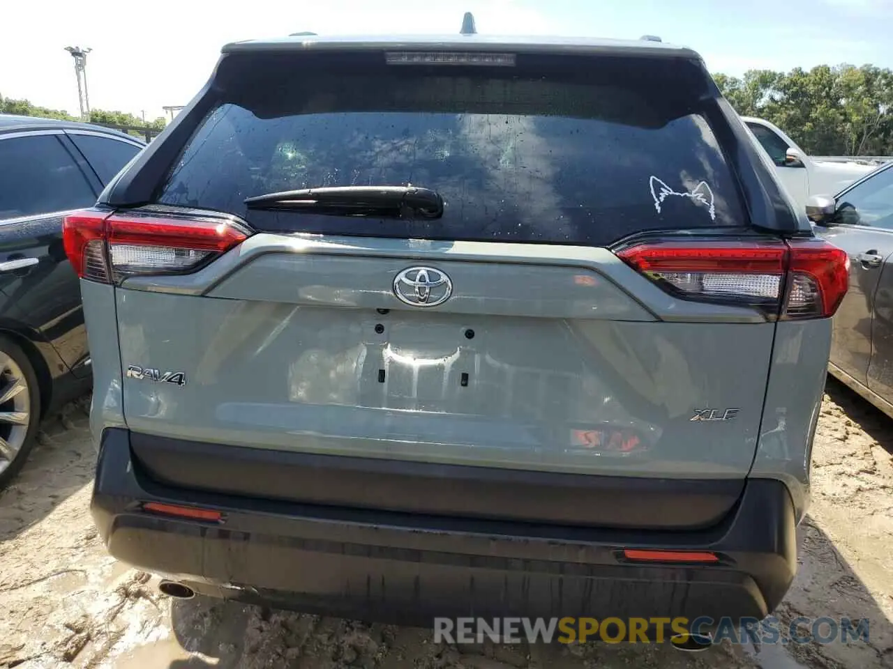 6 Photograph of a damaged car 2T3W1RFV7KW053999 TOYOTA RAV4 2019
