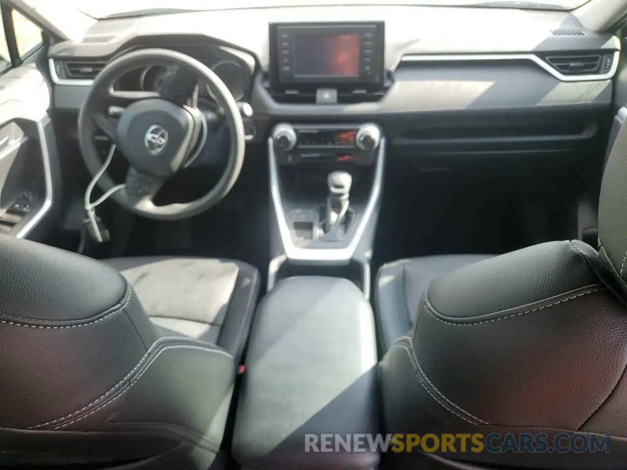 8 Photograph of a damaged car 2T3W1RFV7KW053999 TOYOTA RAV4 2019