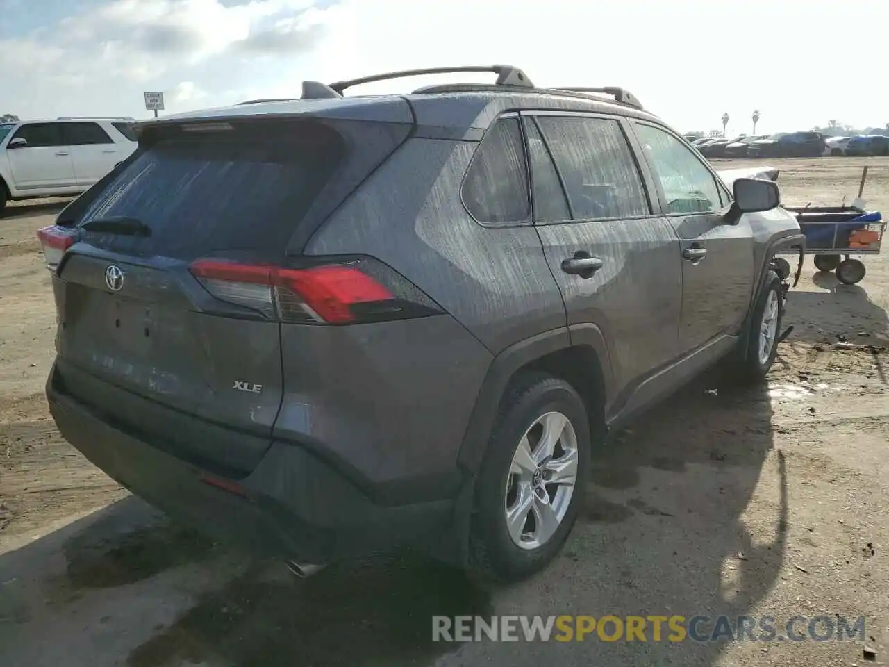 4 Photograph of a damaged car 2T3W1RFV8KC016624 TOYOTA RAV4 2019