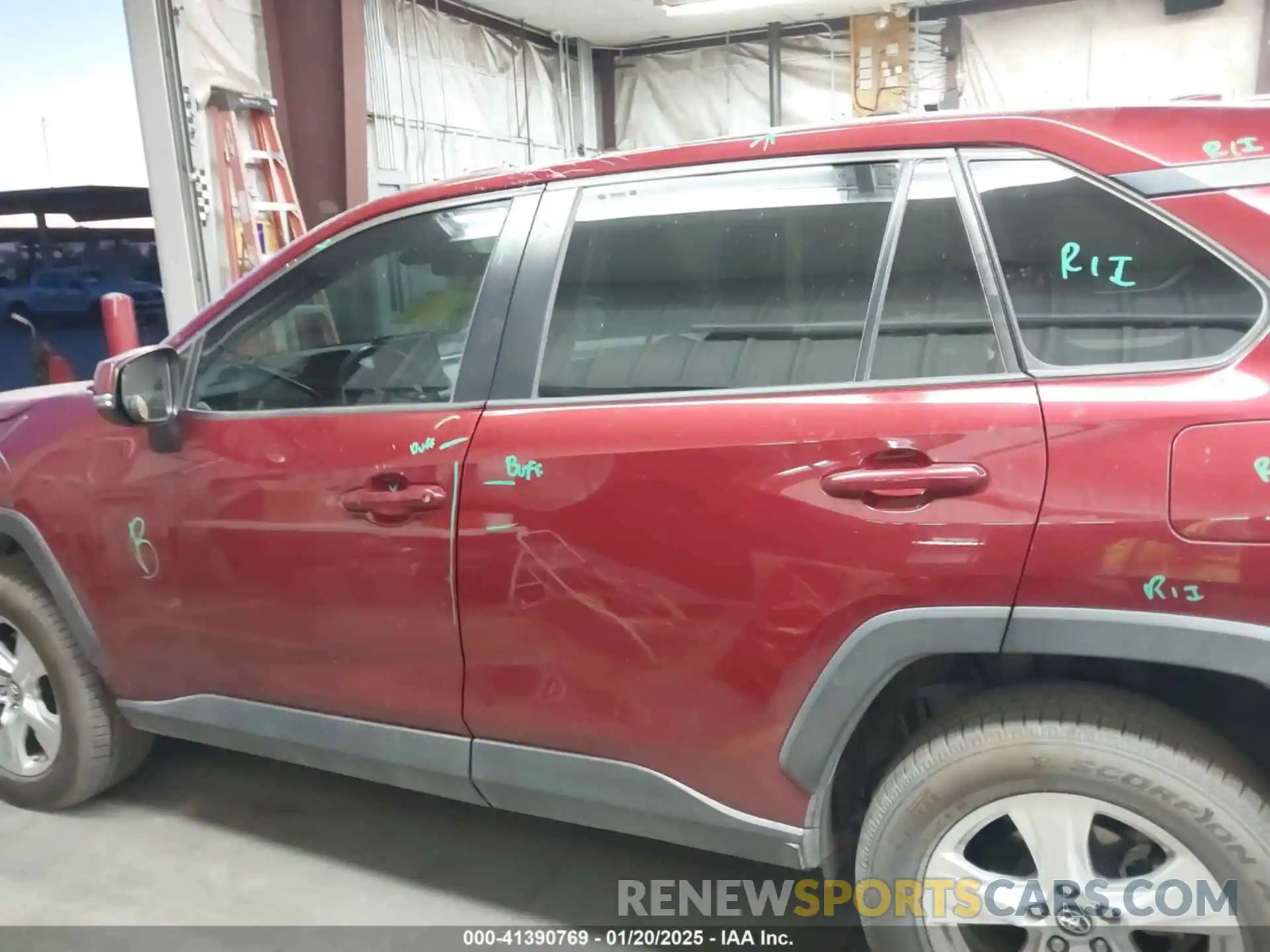 14 Photograph of a damaged car 2T3W1RFV8KC018387 TOYOTA RAV4 2019