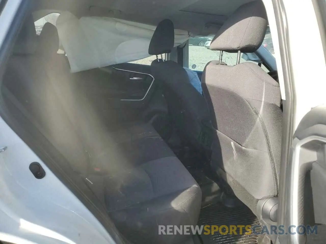 11 Photograph of a damaged car 2T3W1RFV8KC020155 TOYOTA RAV4 2019