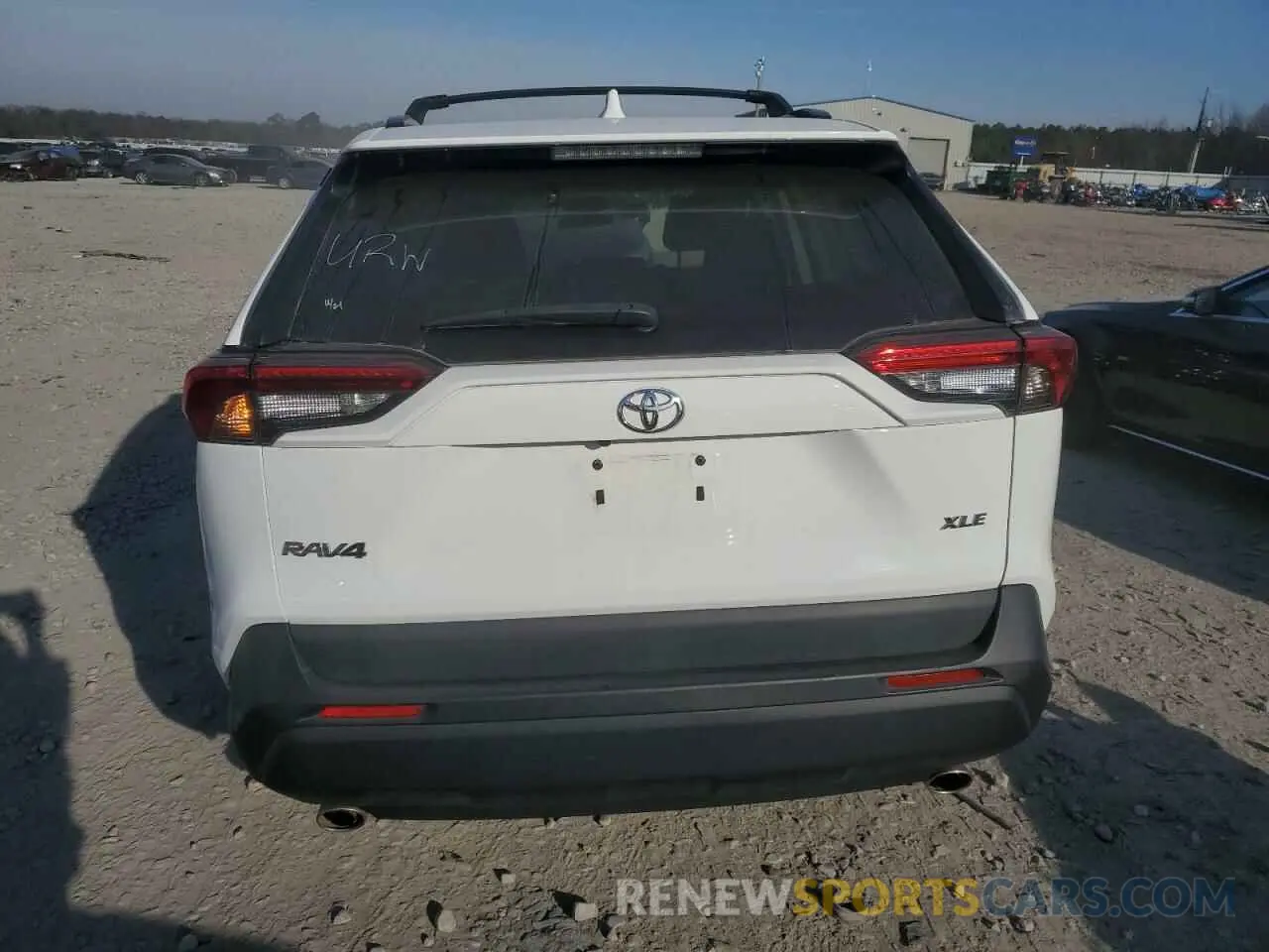 6 Photograph of a damaged car 2T3W1RFV8KC020155 TOYOTA RAV4 2019