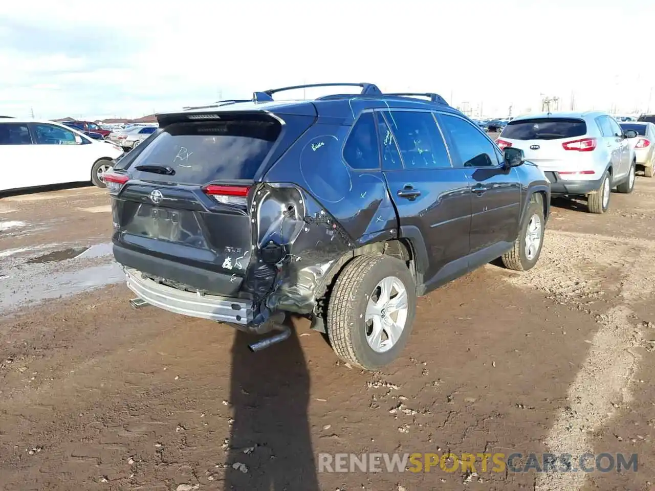 4 Photograph of a damaged car 2T3W1RFV8KC022469 TOYOTA RAV4 2019