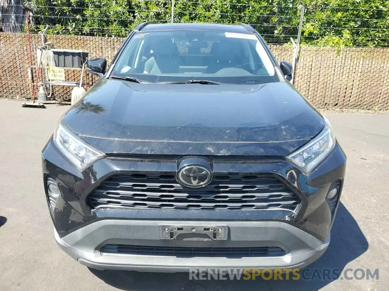 5 Photograph of a damaged car 2T3W1RFV8KC023914 TOYOTA RAV4 2019