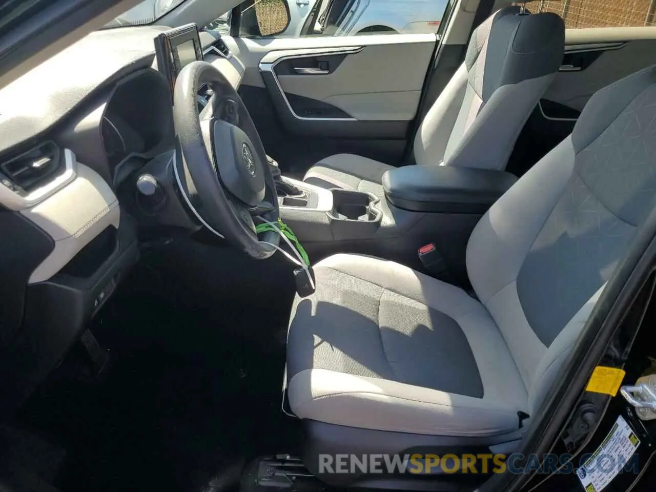 7 Photograph of a damaged car 2T3W1RFV8KC023914 TOYOTA RAV4 2019