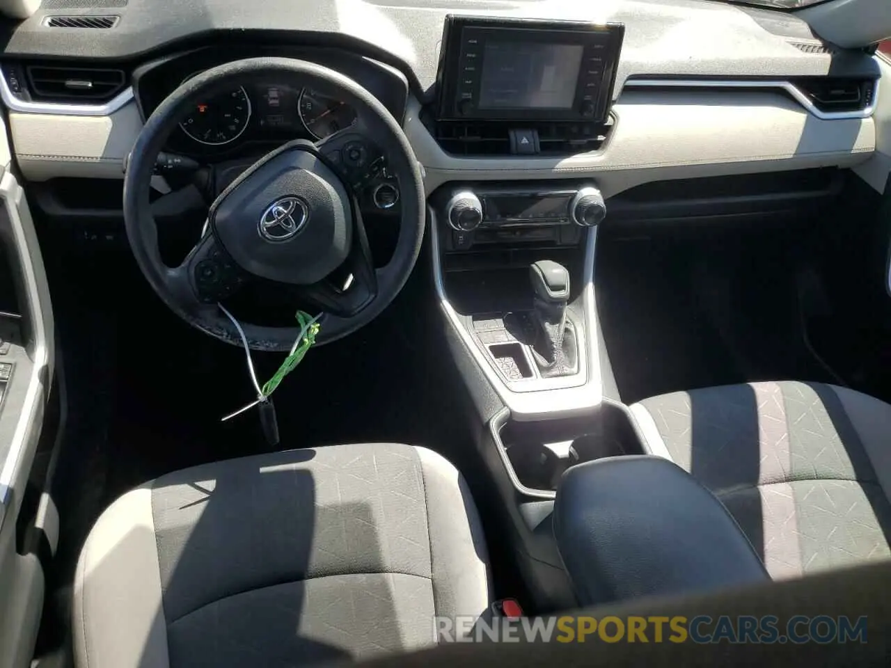 8 Photograph of a damaged car 2T3W1RFV8KC023914 TOYOTA RAV4 2019