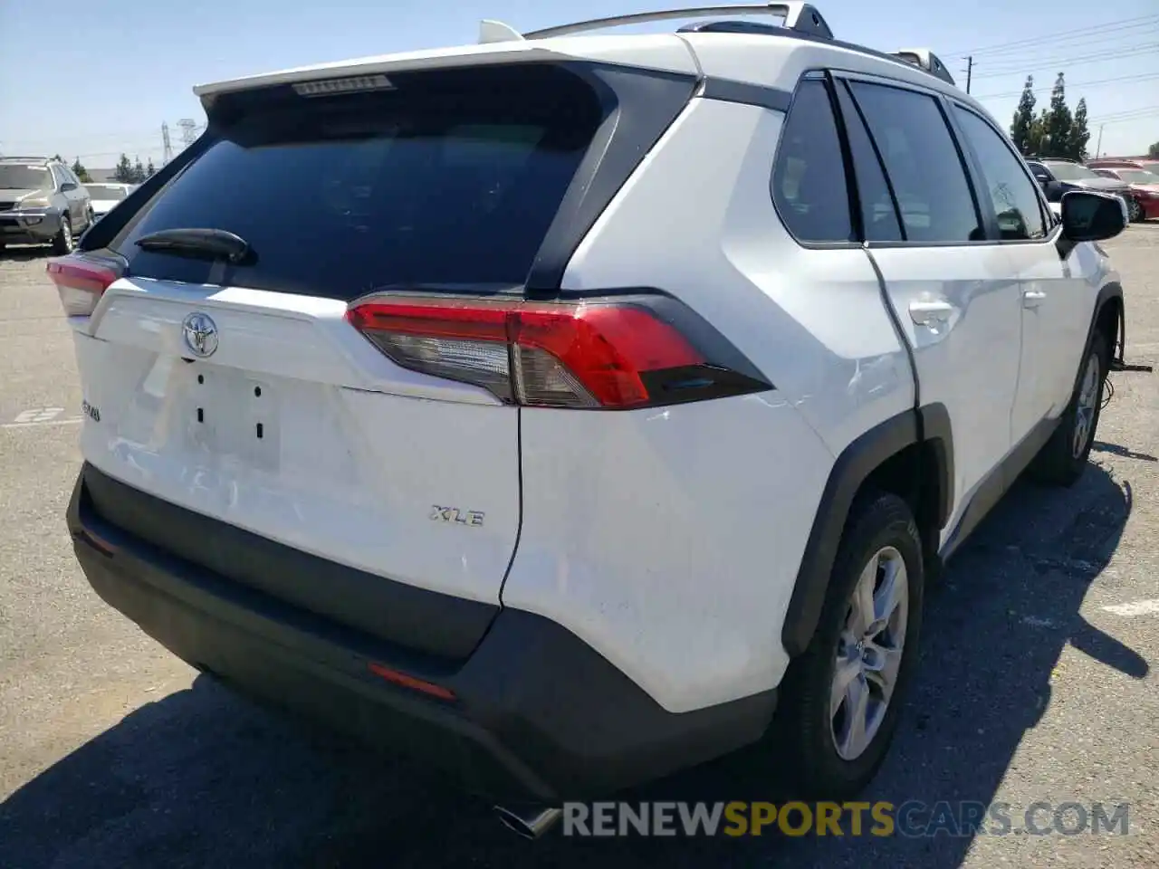 4 Photograph of a damaged car 2T3W1RFV8KC033259 TOYOTA RAV4 2019