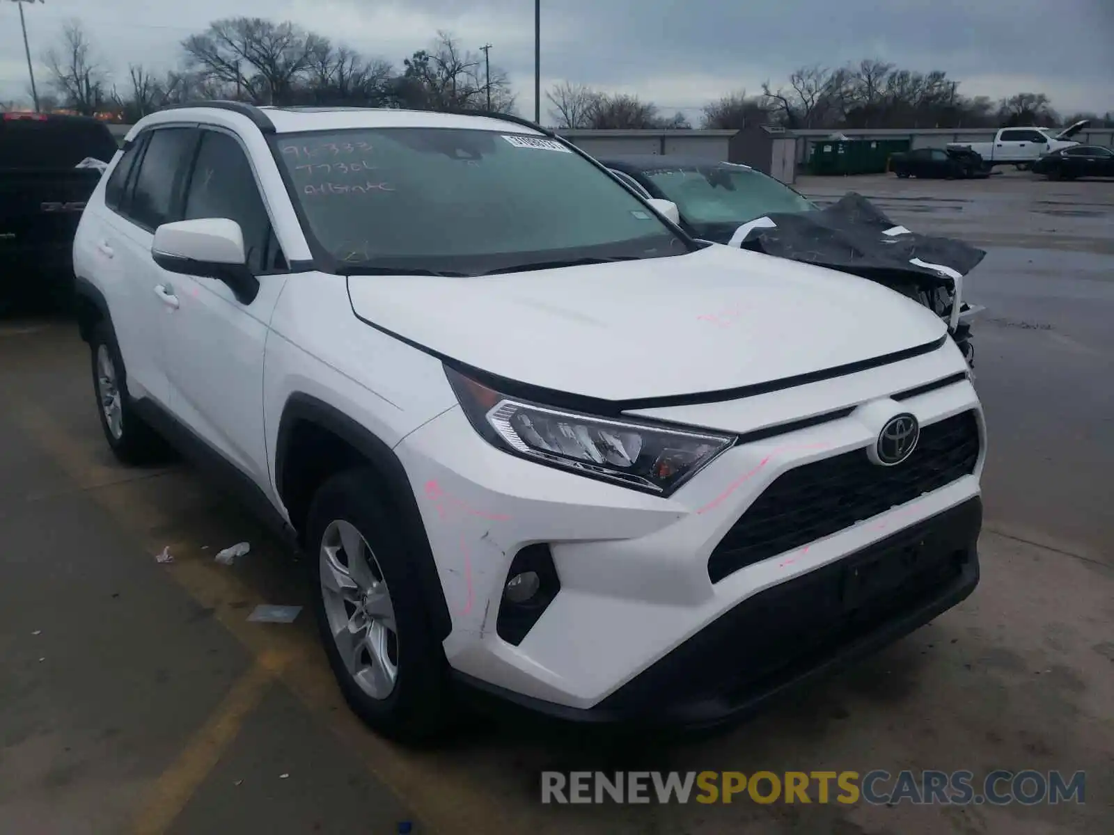 1 Photograph of a damaged car 2T3W1RFV8KW004567 TOYOTA RAV4 2019