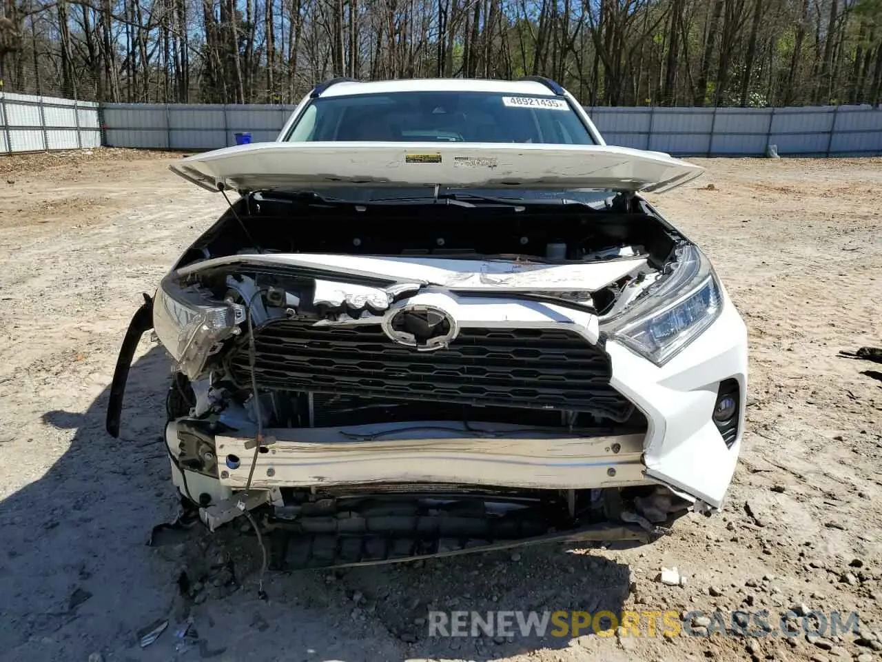 5 Photograph of a damaged car 2T3W1RFV8KW004875 TOYOTA RAV4 2019