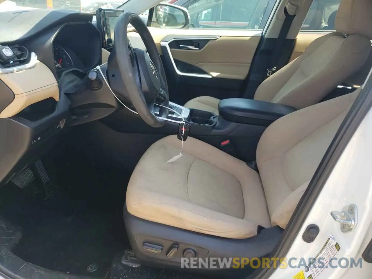 7 Photograph of a damaged car 2T3W1RFV8KW004875 TOYOTA RAV4 2019