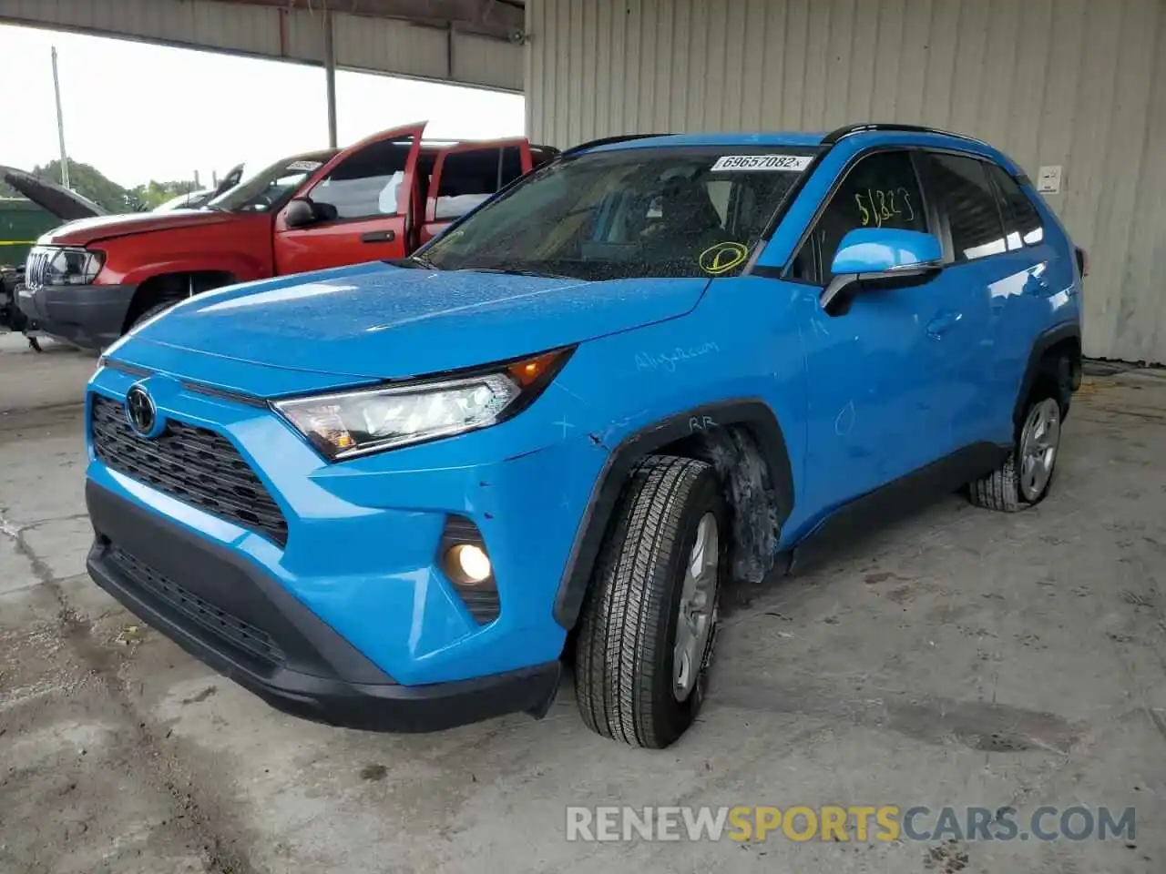 1 Photograph of a damaged car 2T3W1RFV8KW008523 TOYOTA RAV4 2019