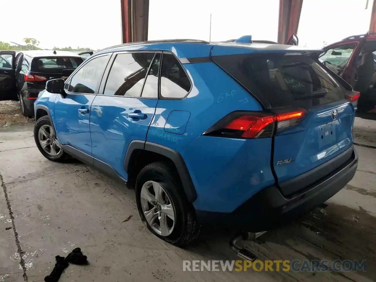 2 Photograph of a damaged car 2T3W1RFV8KW008523 TOYOTA RAV4 2019