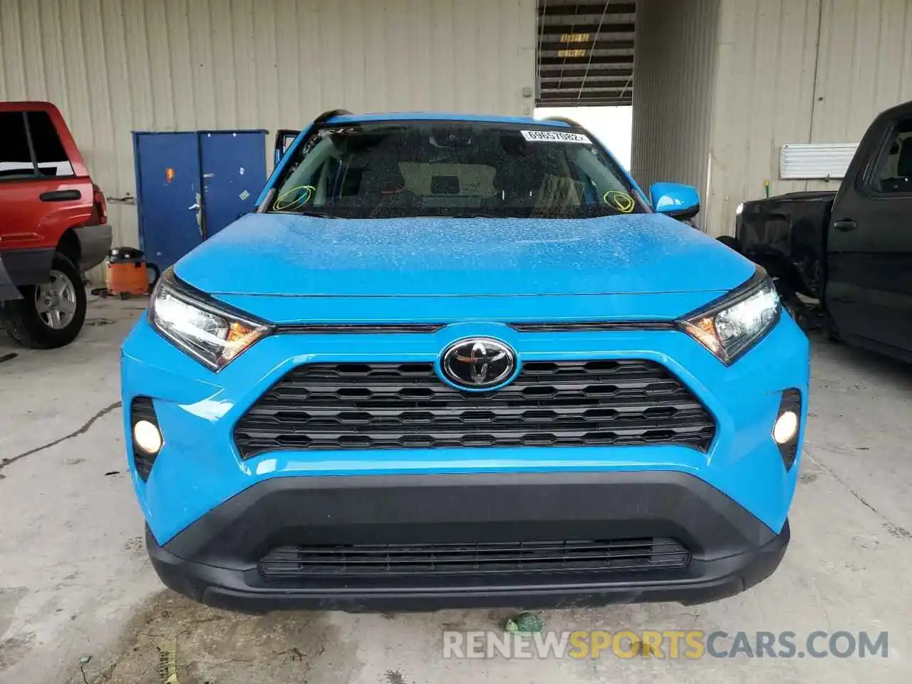 5 Photograph of a damaged car 2T3W1RFV8KW008523 TOYOTA RAV4 2019