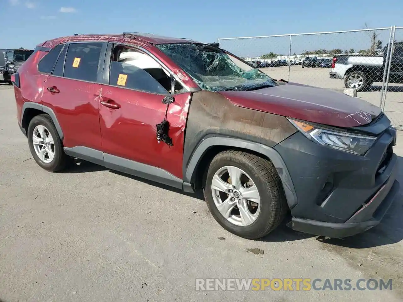 4 Photograph of a damaged car 2T3W1RFV8KW009025 TOYOTA RAV4 2019