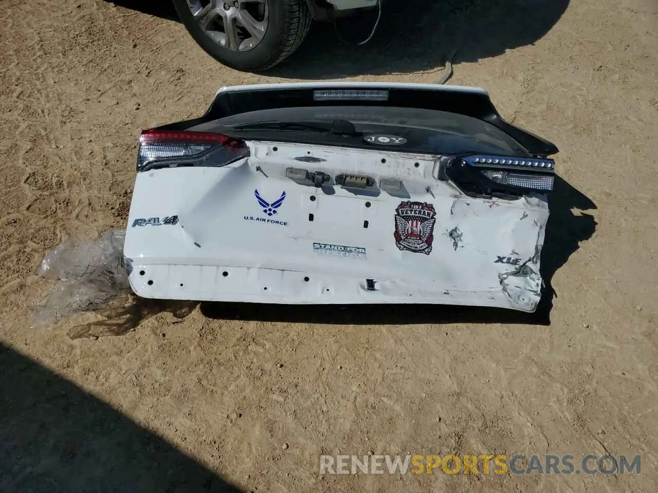 12 Photograph of a damaged car 2T3W1RFV8KW011387 TOYOTA RAV4 2019