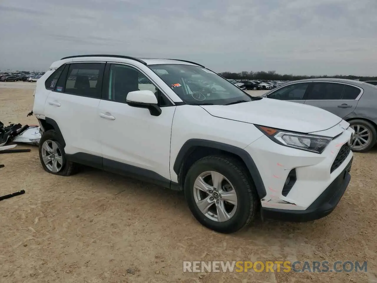 4 Photograph of a damaged car 2T3W1RFV8KW011387 TOYOTA RAV4 2019