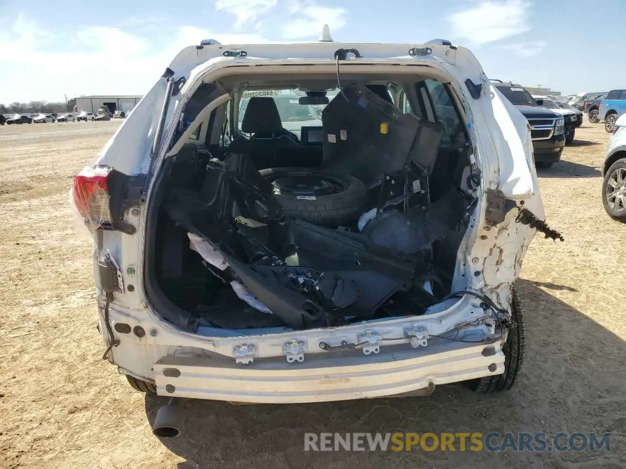 6 Photograph of a damaged car 2T3W1RFV8KW011387 TOYOTA RAV4 2019