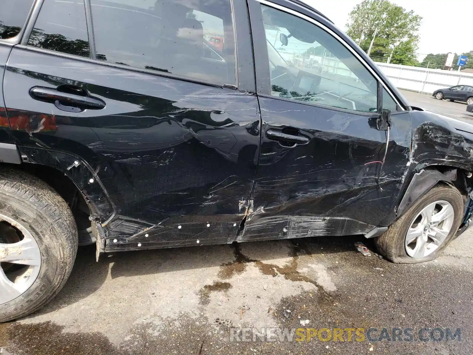 9 Photograph of a damaged car 2T3W1RFV8KW012510 TOYOTA RAV4 2019