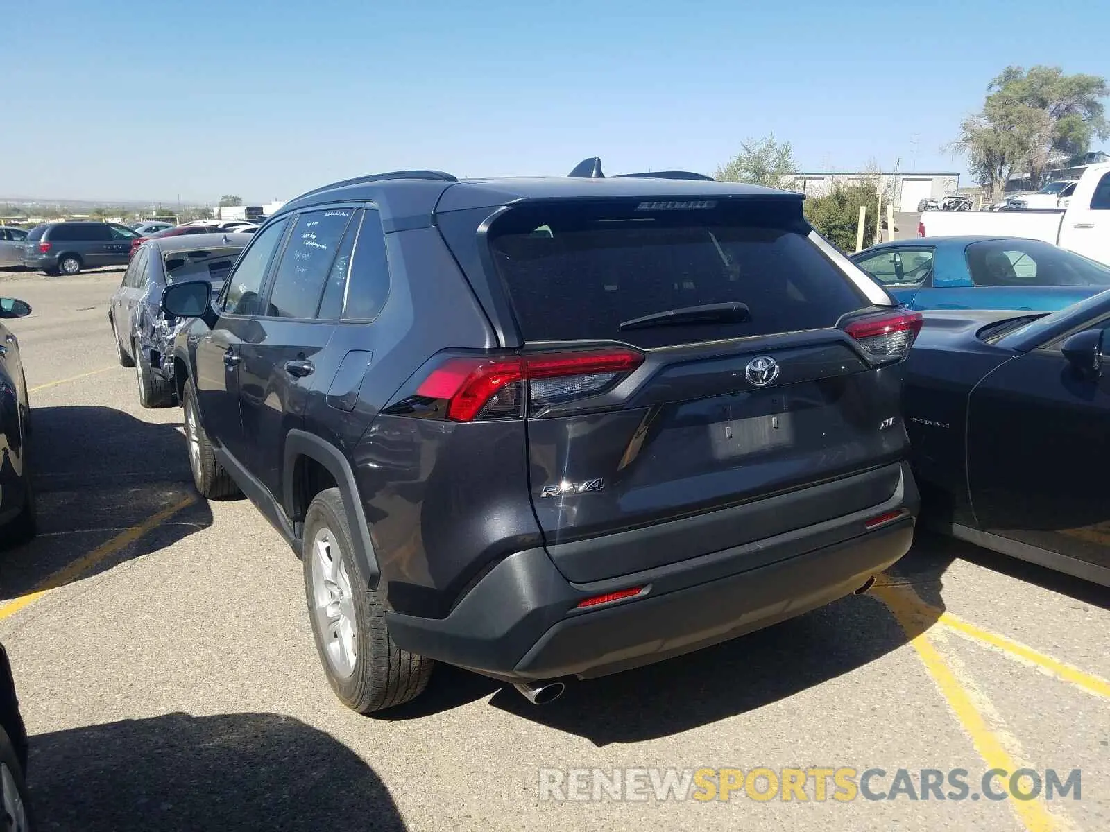 3 Photograph of a damaged car 2T3W1RFV8KW013933 TOYOTA RAV4 2019