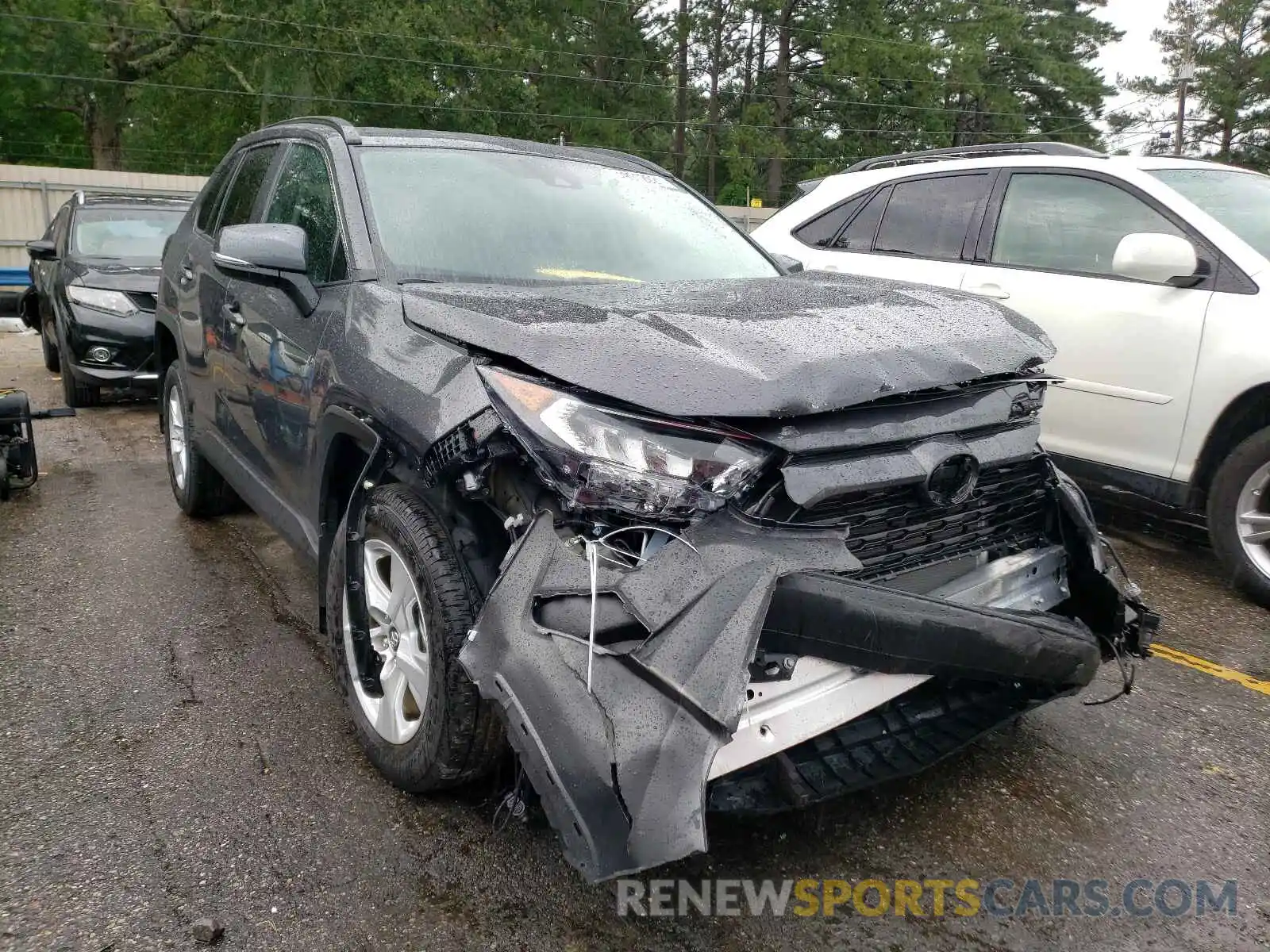 1 Photograph of a damaged car 2T3W1RFV8KW022079 TOYOTA RAV4 2019