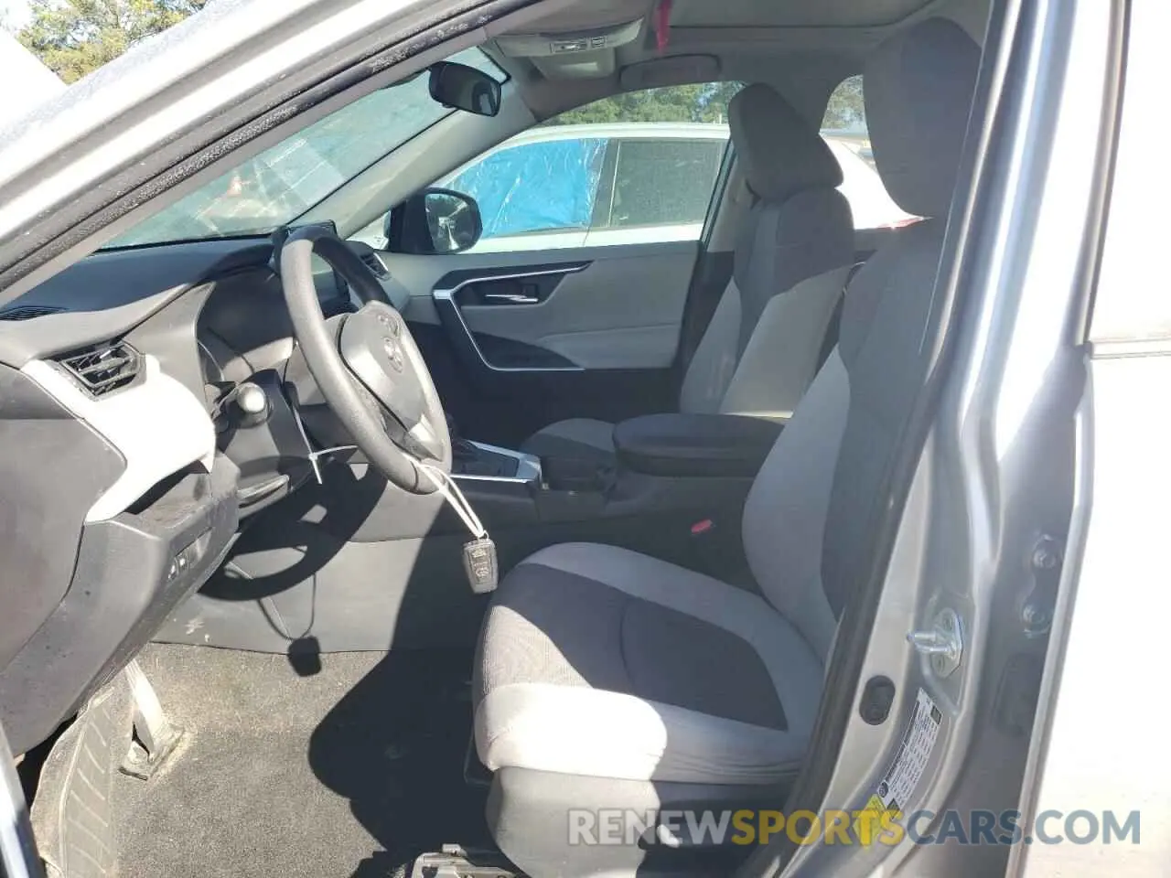 7 Photograph of a damaged car 2T3W1RFV8KW029601 TOYOTA RAV4 2019