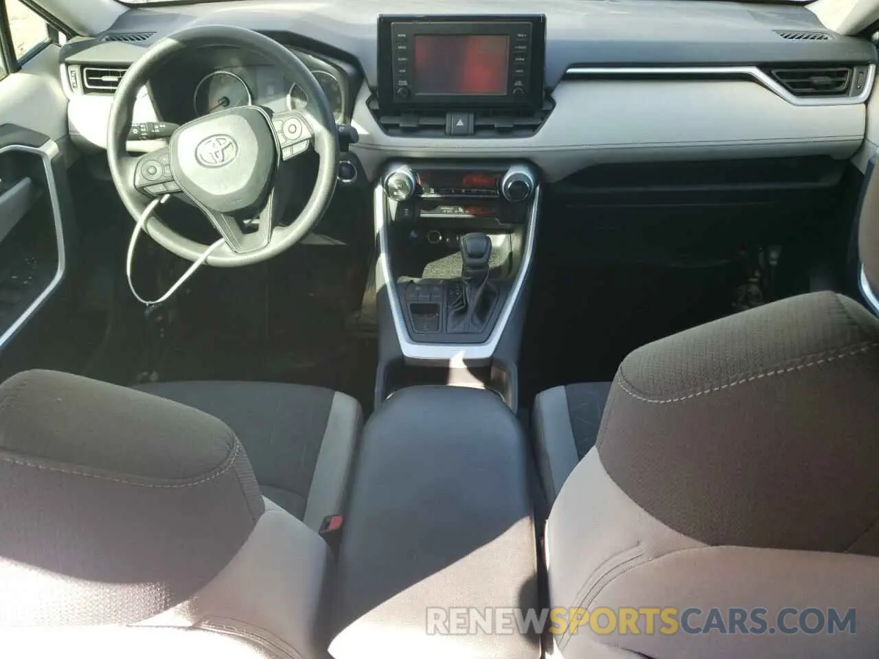 8 Photograph of a damaged car 2T3W1RFV8KW029601 TOYOTA RAV4 2019