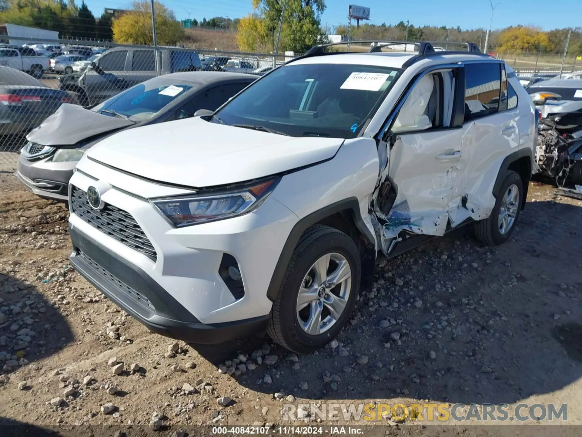 2 Photograph of a damaged car 2T3W1RFV8KW031560 TOYOTA RAV4 2019