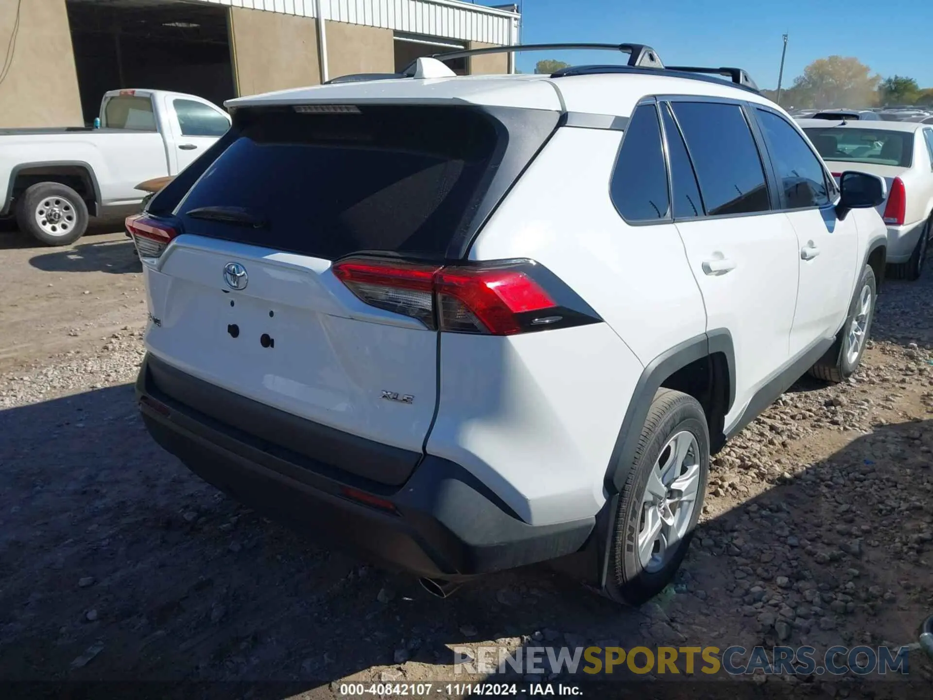 4 Photograph of a damaged car 2T3W1RFV8KW031560 TOYOTA RAV4 2019