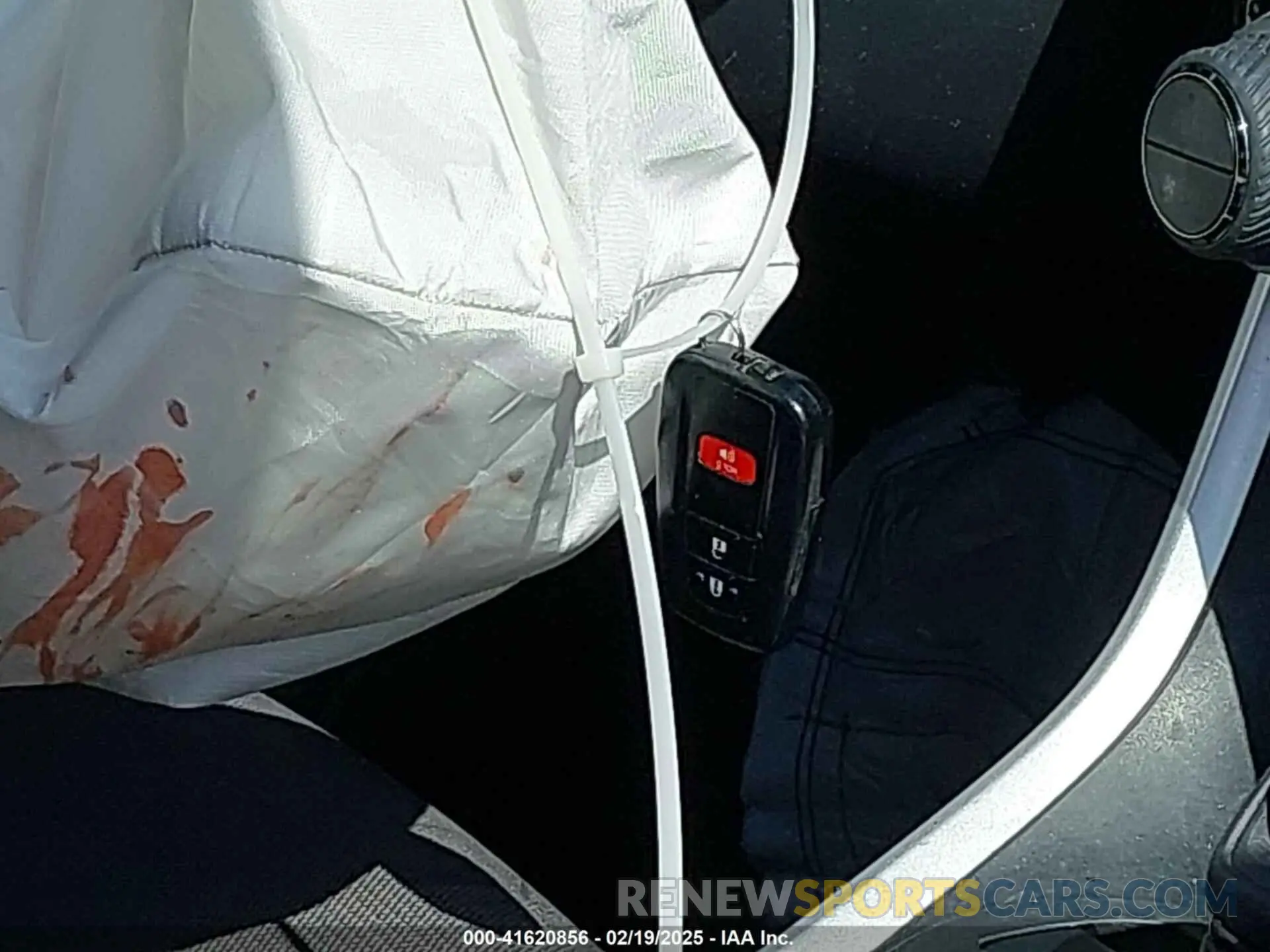 11 Photograph of a damaged car 2T3W1RFV8KW049489 TOYOTA RAV4 2019