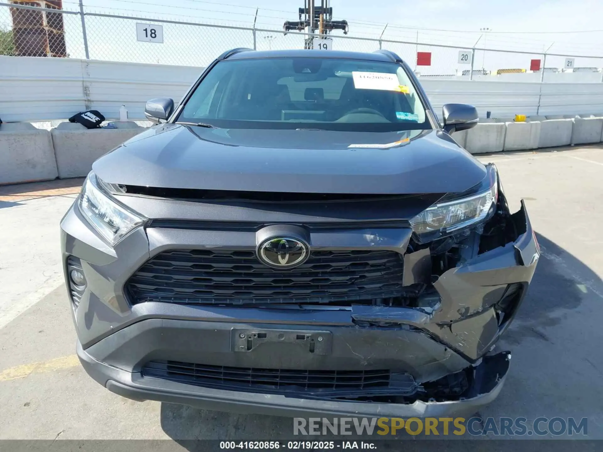 6 Photograph of a damaged car 2T3W1RFV8KW049489 TOYOTA RAV4 2019
