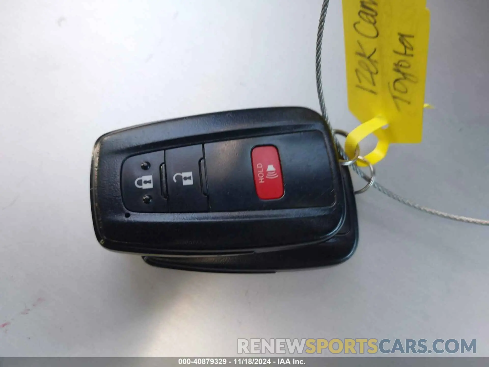 11 Photograph of a damaged car 2T3W1RFV8KW051937 TOYOTA RAV4 2019