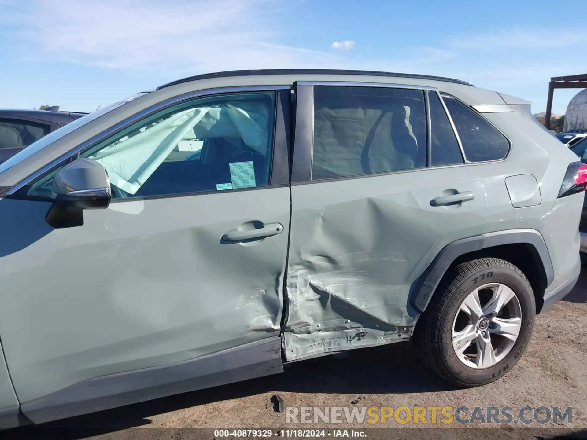 6 Photograph of a damaged car 2T3W1RFV8KW051937 TOYOTA RAV4 2019