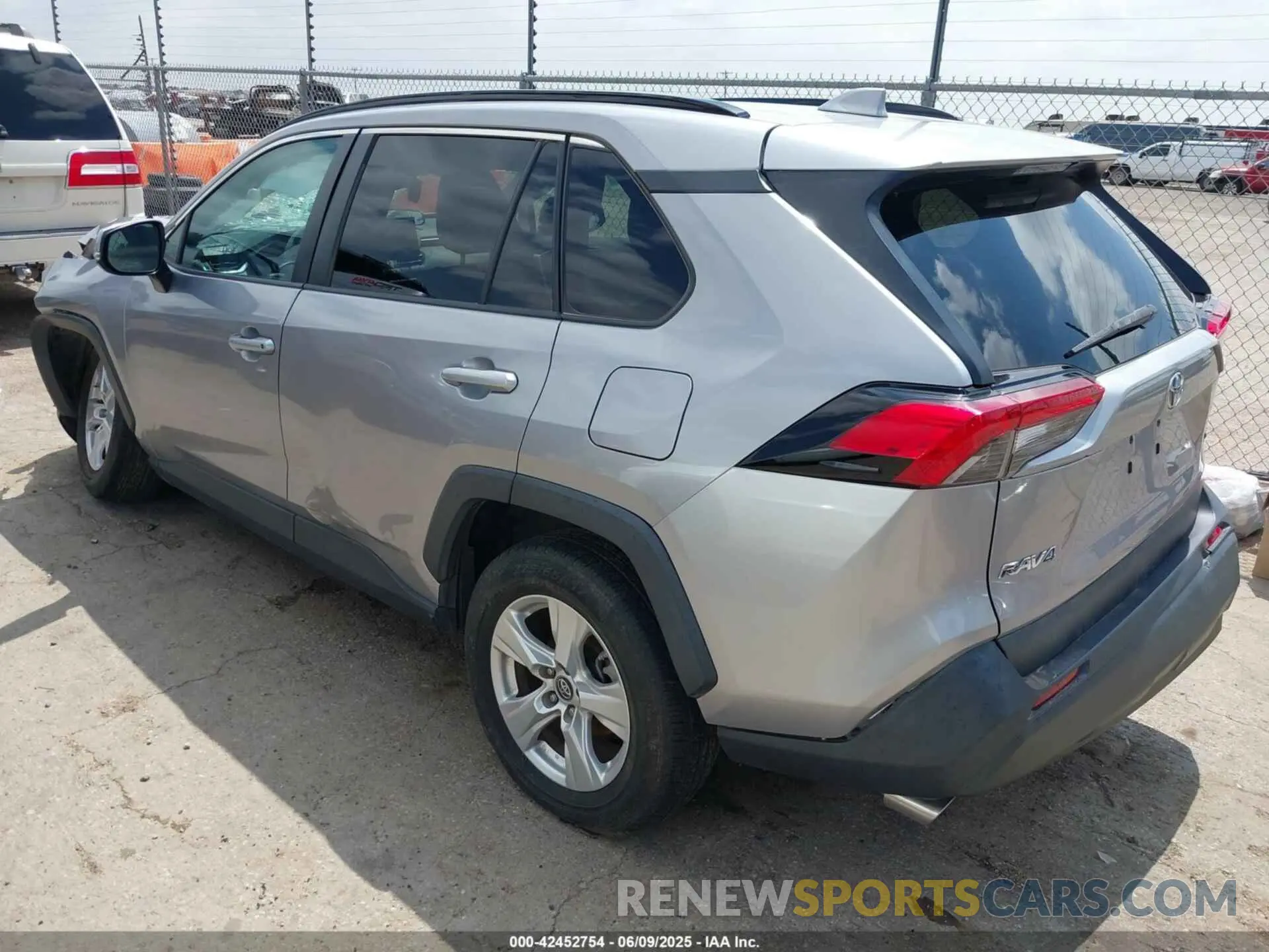 3 Photograph of a damaged car 2T3W1RFV9KC005471 TOYOTA RAV4 2019
