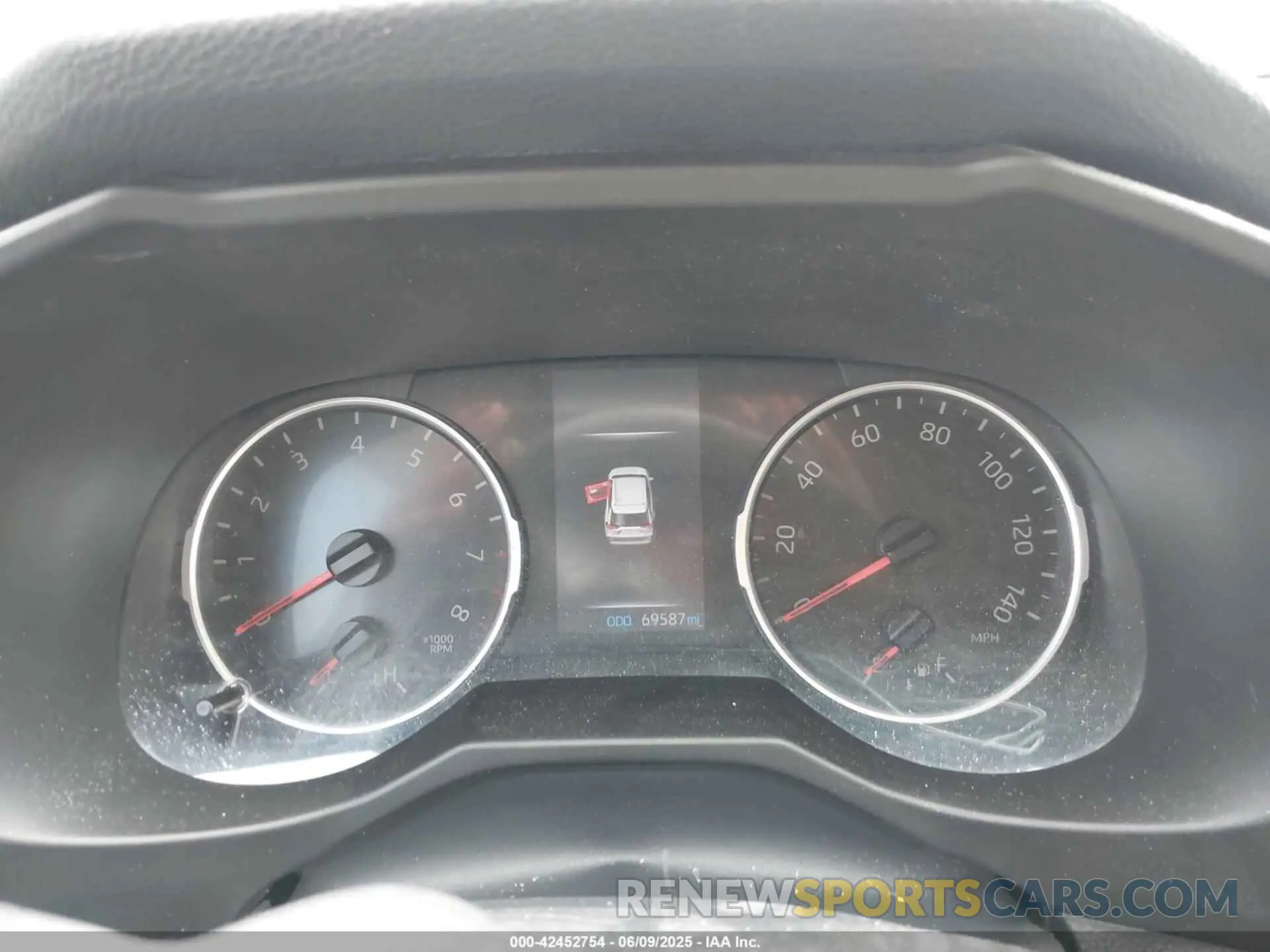 7 Photograph of a damaged car 2T3W1RFV9KC005471 TOYOTA RAV4 2019