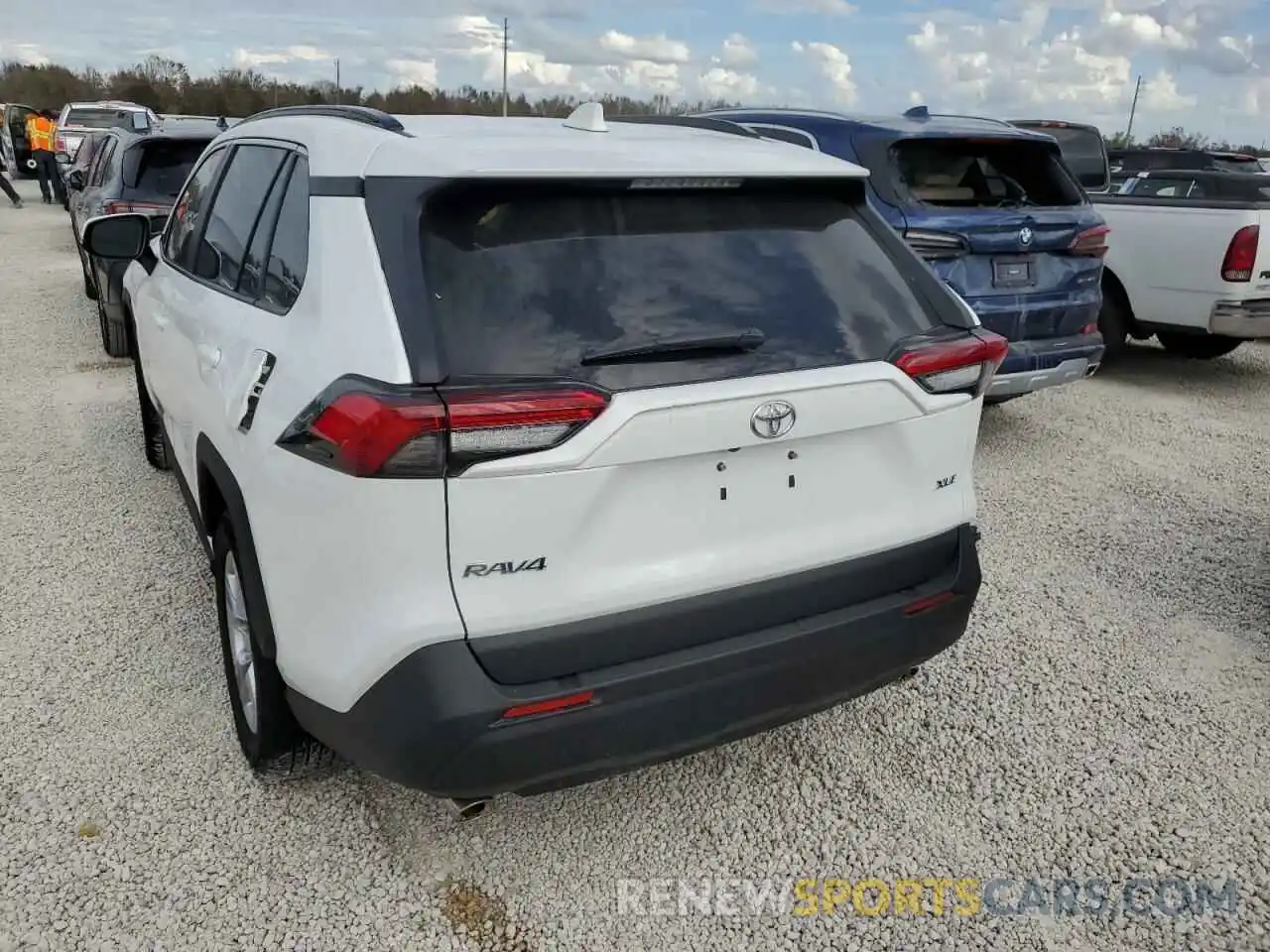 3 Photograph of a damaged car 2T3W1RFV9KC005521 TOYOTA RAV4 2019