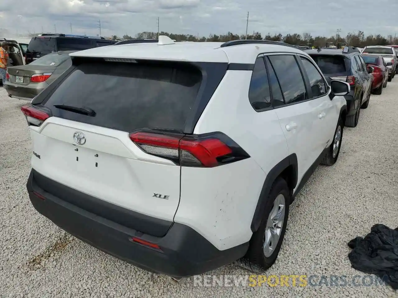 4 Photograph of a damaged car 2T3W1RFV9KC005521 TOYOTA RAV4 2019