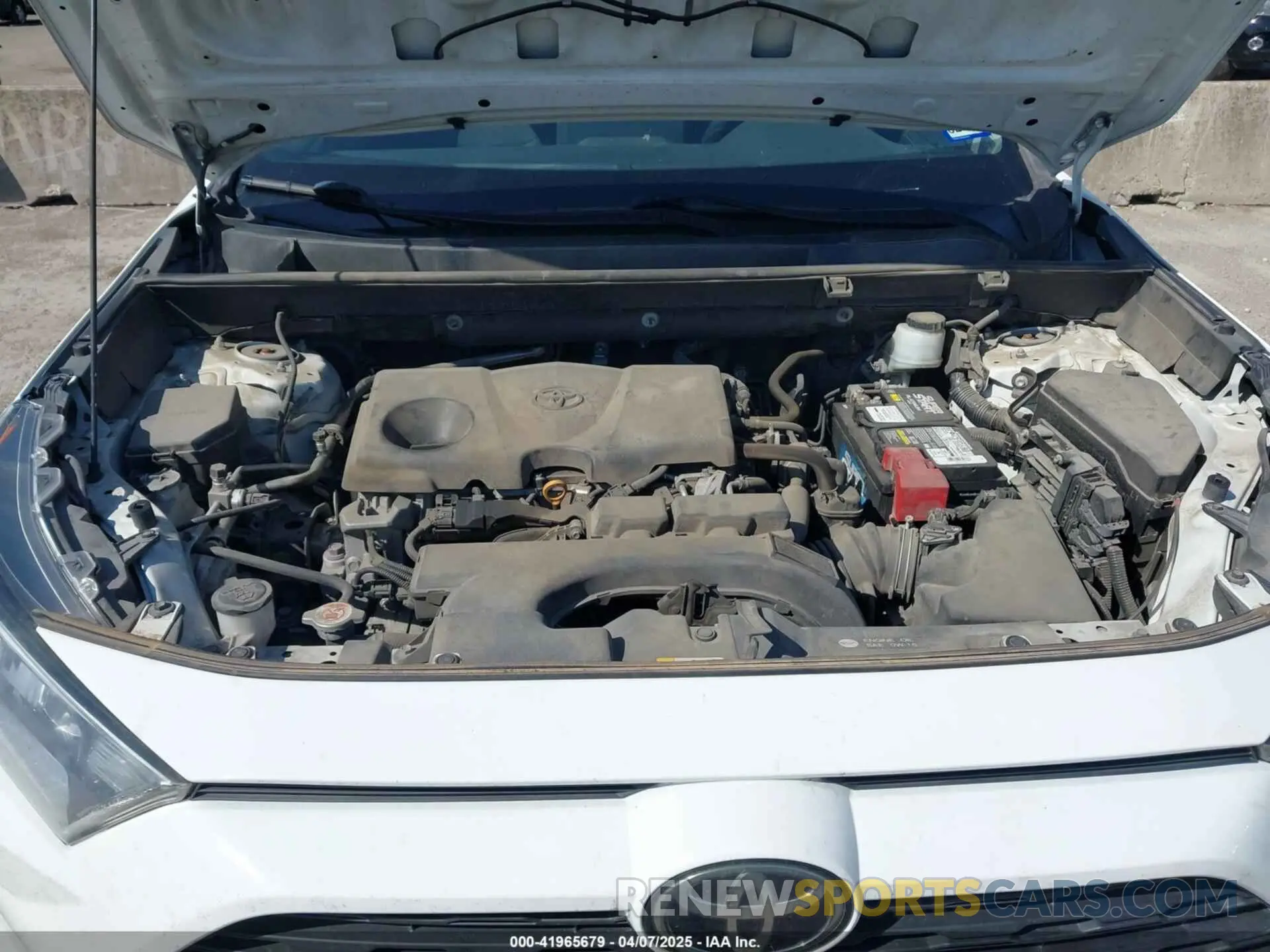10 Photograph of a damaged car 2T3W1RFV9KC005888 TOYOTA RAV4 2019