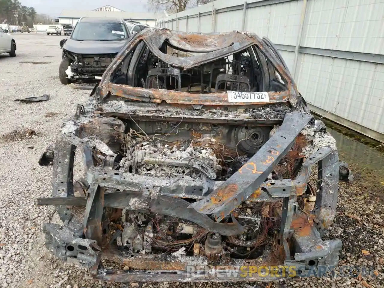 9 Photograph of a damaged car 2T3W1RFV9KC011366 TOYOTA RAV4 2019