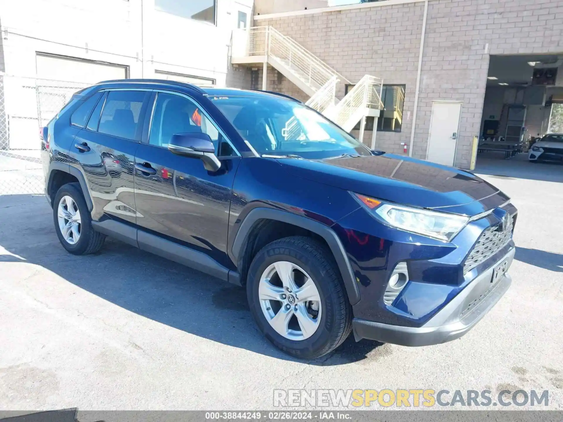 1 Photograph of a damaged car 2T3W1RFV9KC013795 TOYOTA RAV4 2019