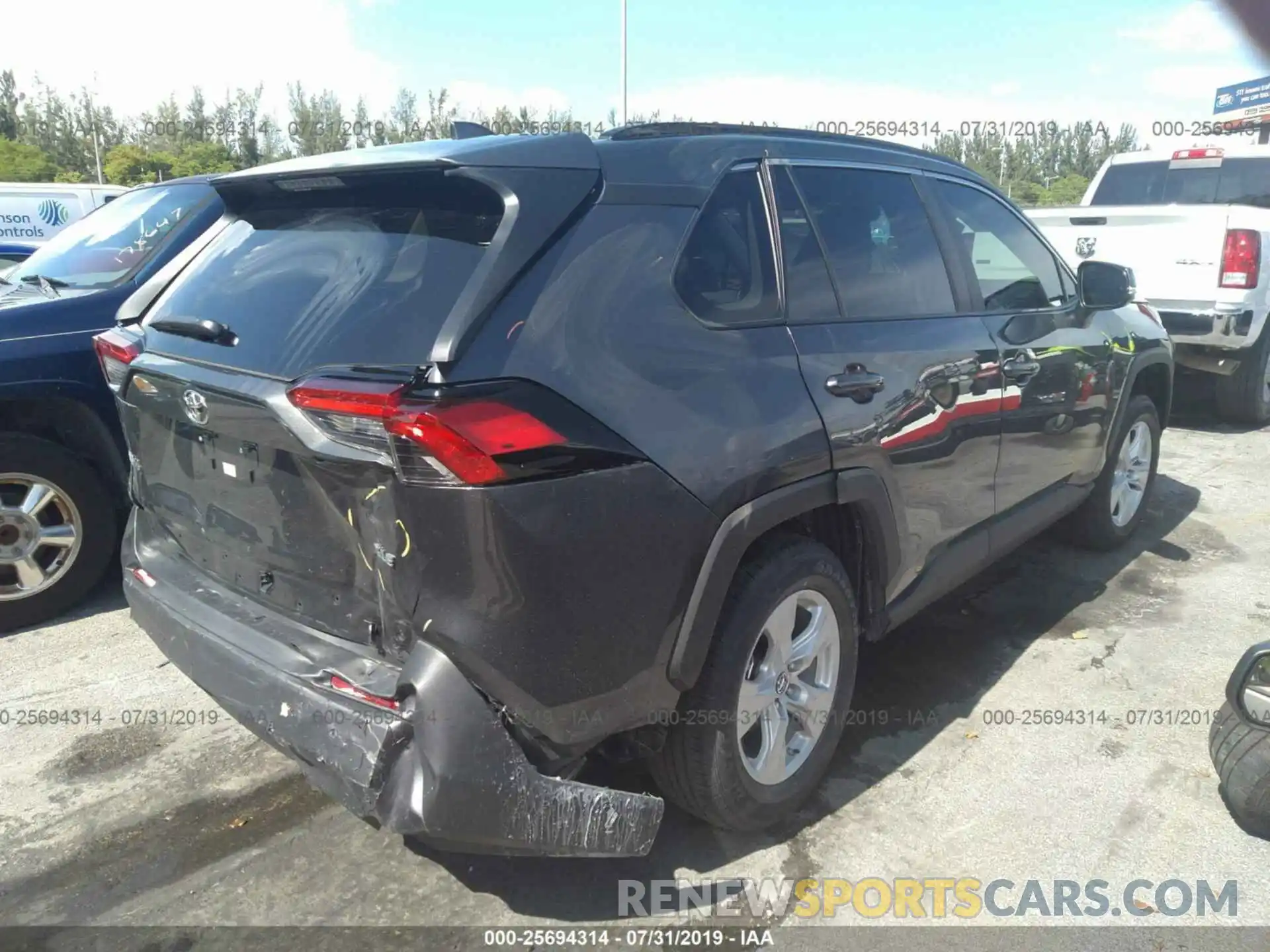 4 Photograph of a damaged car 2T3W1RFV9KC014655 TOYOTA RAV4 2019