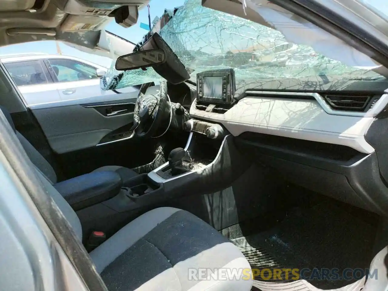 5 Photograph of a damaged car 2T3W1RFV9KC014672 TOYOTA RAV4 2019