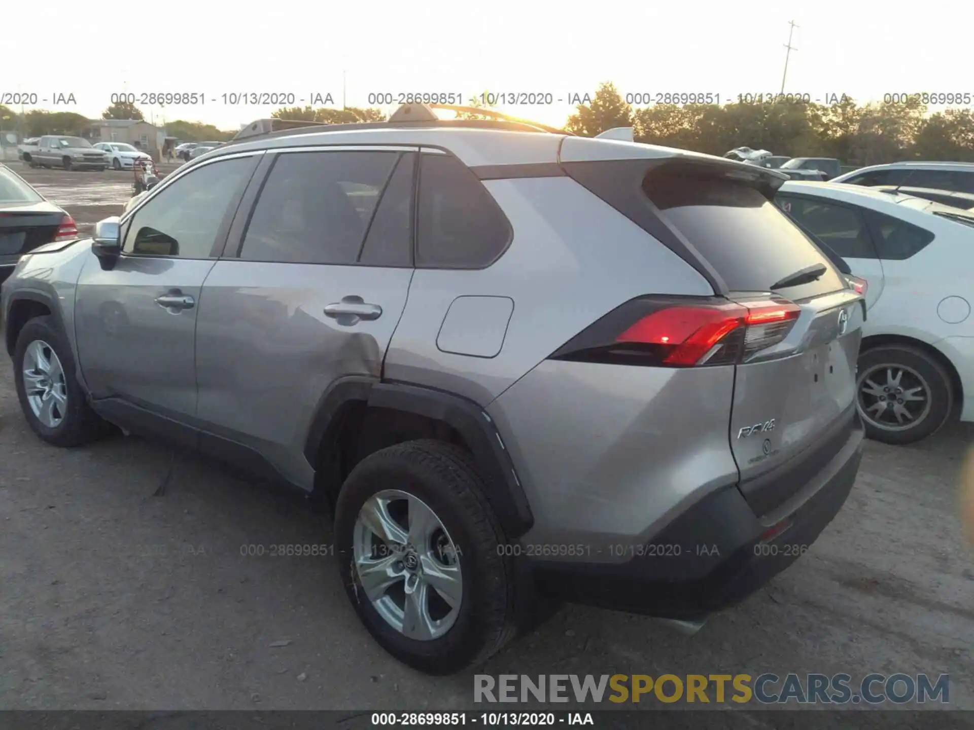 3 Photograph of a damaged car 2T3W1RFV9KC032038 TOYOTA RAV4 2019