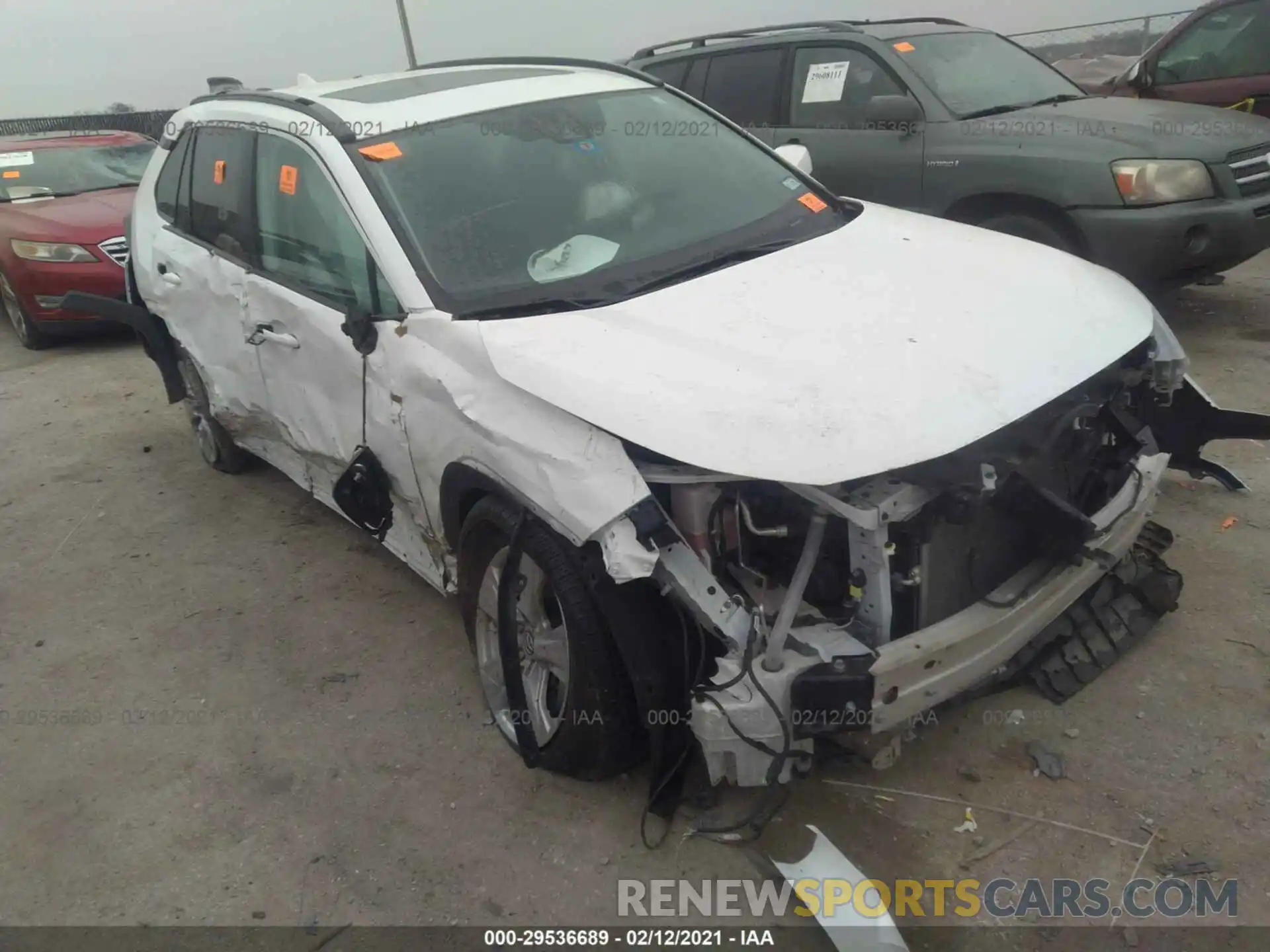 1 Photograph of a damaged car 2T3W1RFV9KW004139 TOYOTA RAV4 2019