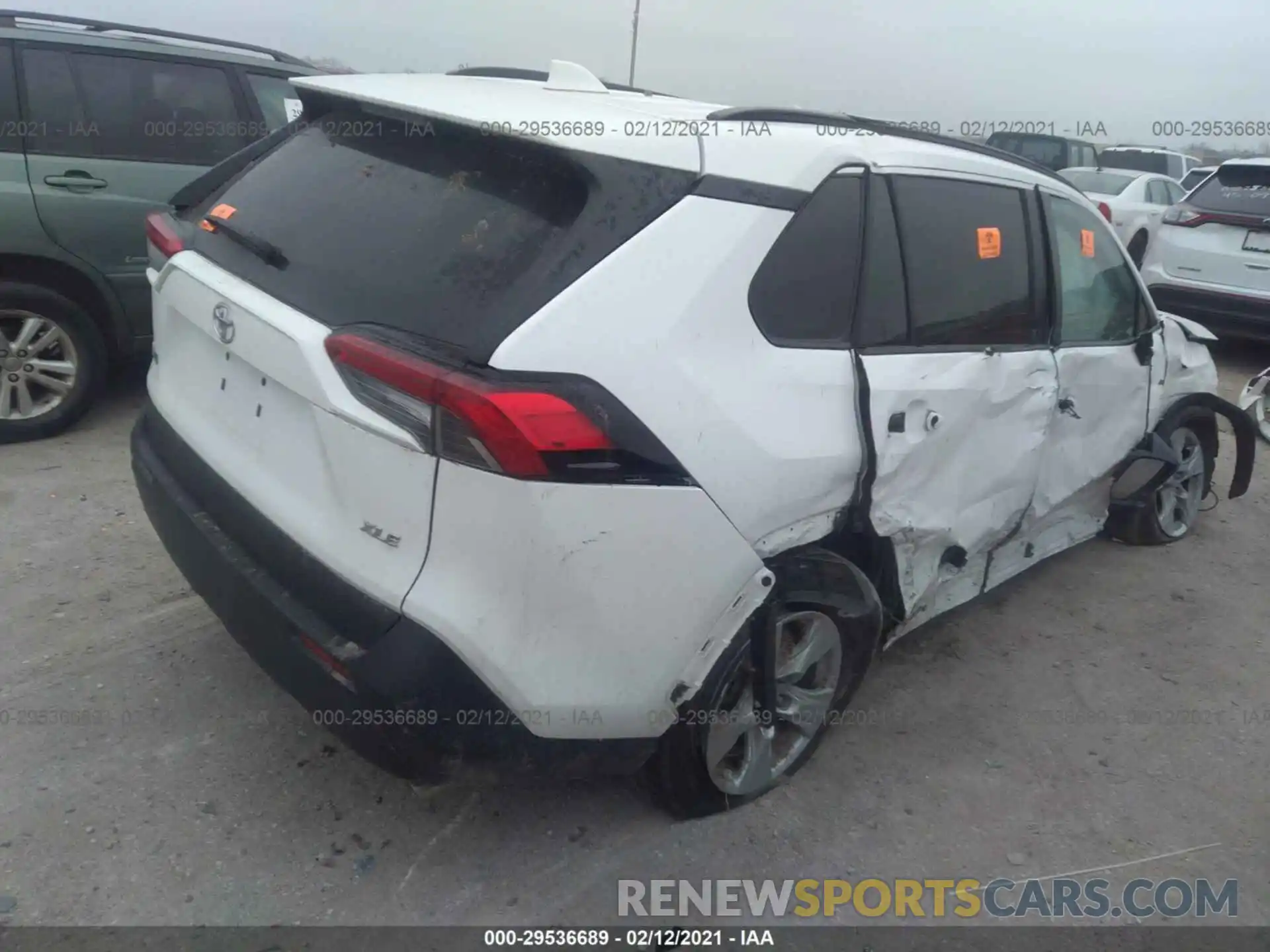 4 Photograph of a damaged car 2T3W1RFV9KW004139 TOYOTA RAV4 2019